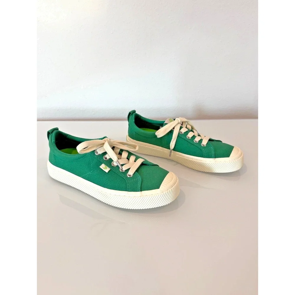 Cariuma Low Top Sneakers Women's 6.5 Green Sustainable Canvas Casual Streetwear